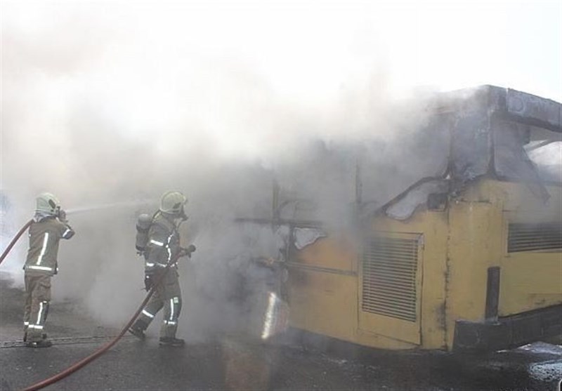 اتوبوس مسافربری در آتش سوخت+ تصاویر