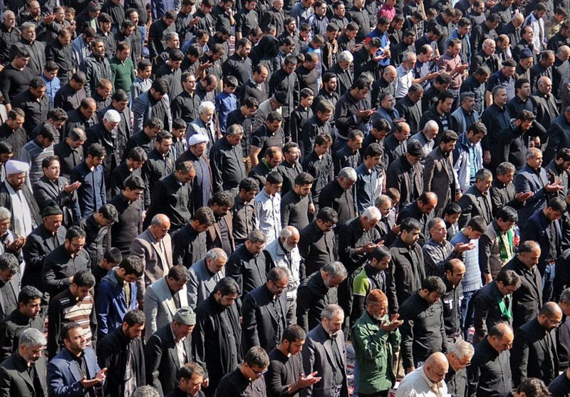 سوگواران حسینی استان بوشهر نماز ظهر عاشورا را اقامه کردند