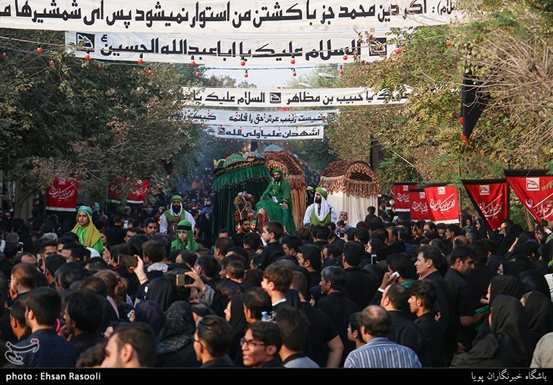 شور حسینی عزاداران ایلامی در روز عاشورا به‌روایت تصویر‌