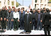 عزاداران حسینی زنجان نماز ظهر عاشورا را در زنجان اقامه کردند+ تصاویر