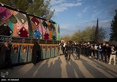 آیین نخل گردانی در روستای مزینان سبزوار