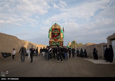 آیین نخل گردانی در روستای مزینان سبزوار