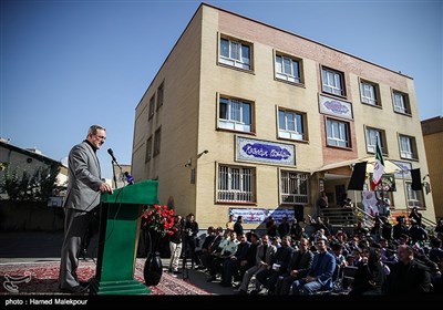 سخنرانی سیدمحمد بطحایی وزیر آموزش و پرورش در جشن شکوفه‌ها در دبستان شهید امیری‌کیا