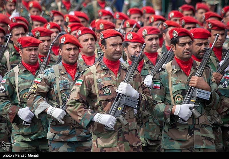 مراسم رژه نیروهای مسلح در کرمان آغاز شد