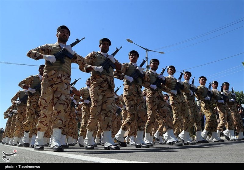 رژه نیروهای مسلح در بجنورد به روایت تصویر