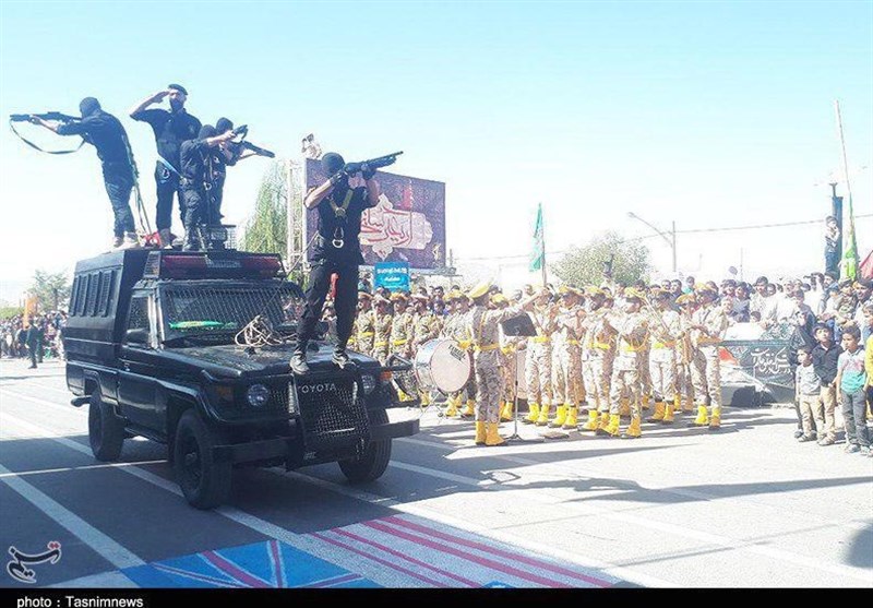 رژه نیروهای مسلح در شهرستان‌های کهگیلویه و بویراحمد برگزار شد+تصاویر
