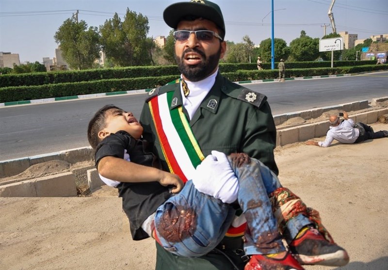 پدر شهید خردسال حادثه تروریستی اهواز: پسرم را جلوی چشمم کشتند