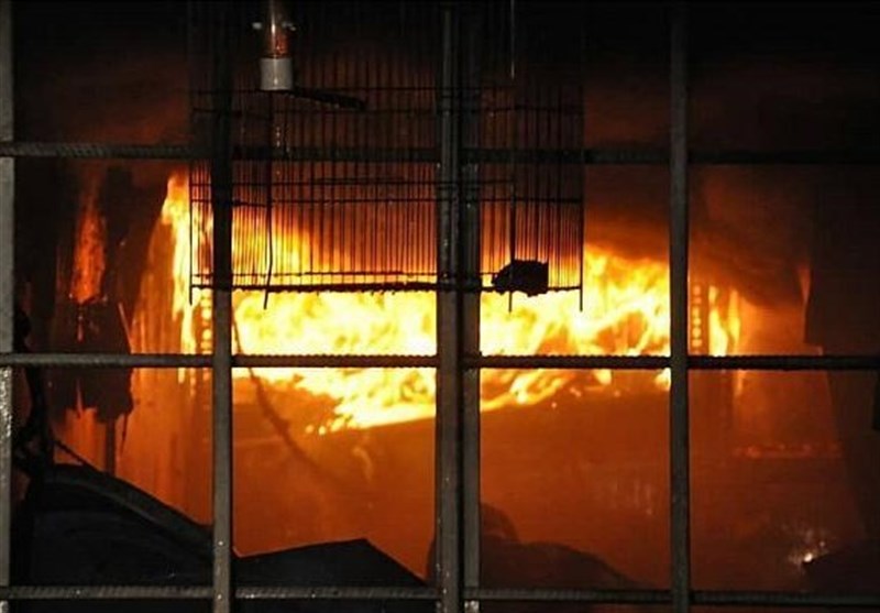 آتش گرفتن 3 مغازه تعمیرات خودرو در جاده خاوران + تصاویر