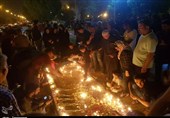 شمع و اشک مردم داغدار اهواز در محل حادثه تروریستی+فیلم