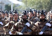 مشہد میں دفاع مقدس کی مناسبت سے ایرانی مسلح افواج کی شاندار پریڈ