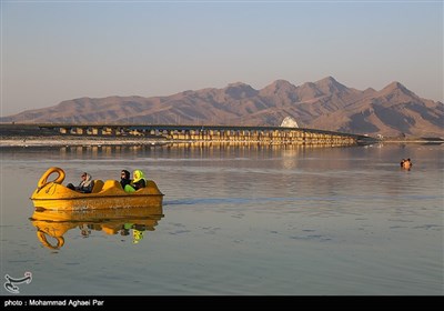 دریاچه ارومیه در آخرین روزهای تابستان 