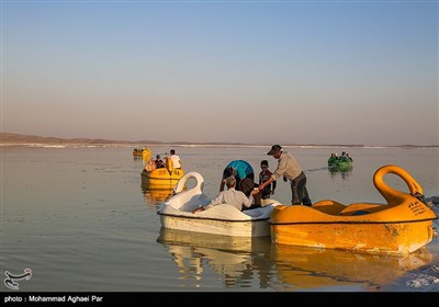 دریاچه ارومیه در آخرین روزهای تابستان 