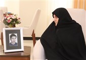 مسئولین به فکر مردم خصوصاً جوانان باشند و خون شهدا را پایمال نکنند