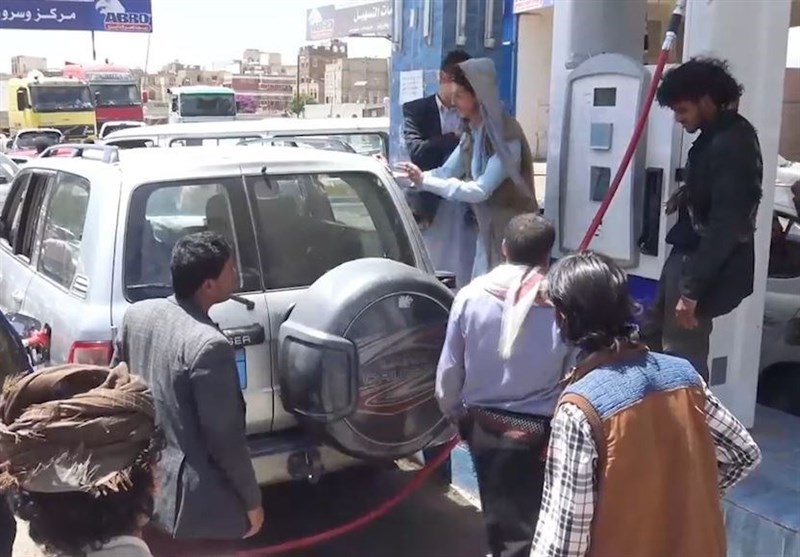 Fuel Shortage in Yemen Leaves Drivers Lingering In Streets for Hours (+Video)