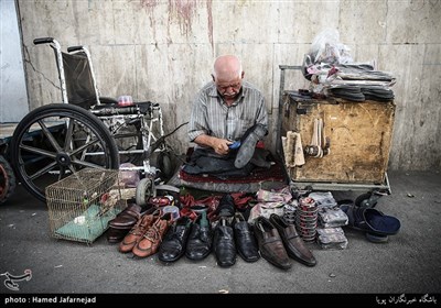 کفاش واکسی در بازار تهران