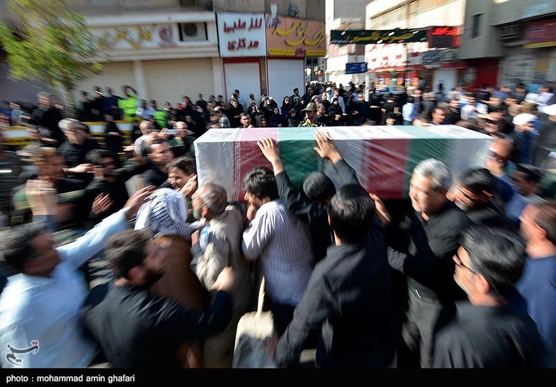 خوزستان|مردم هفتگل با 3 تن از شهدای حادثه تروریستی اهواز وداع کردند
