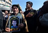خانواده‌ شهدای حمله تروریستی اهواز طبق قانون تحت پوشش بنیاد شهید قرار می‌گیرند