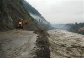 Bus Swept Away by Flash Floods in India (+Video)