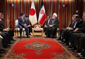 رایزنی روحانی و نخست وزیر ژاپن درباره مسائل دوجانبه، منطقه‌ای و بین‌المللی