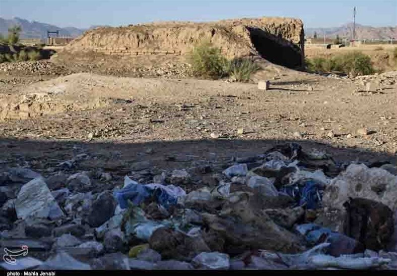 توقف پر خطر عشایر در جاده‌های بهبهان؛ کوچ حاشیه‌نشینان معضلی جدید در استان خوزستان