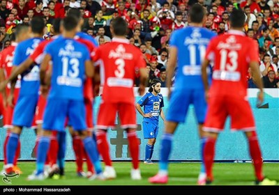 دیدار تیم‌های فوتبال استقلال و پرسپولیس