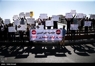 راهپیمایی نمازگزاران تهرانی در محکومیت حمله تروریستی اهواز