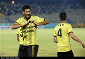 بوشهر|پیروزی زردپوشان جمی در مقابل آبی‌پوشان آبادانی در نیمه نخست