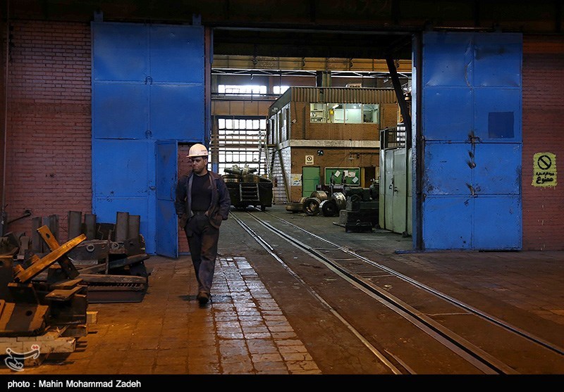 اصفهان| بارگیری محموله ریل ملی برای استفاده در پروژه راه آهن بستان‌آباد-تبریز؛ وزیر راه: اراده ما استفاده از ریل ملی است