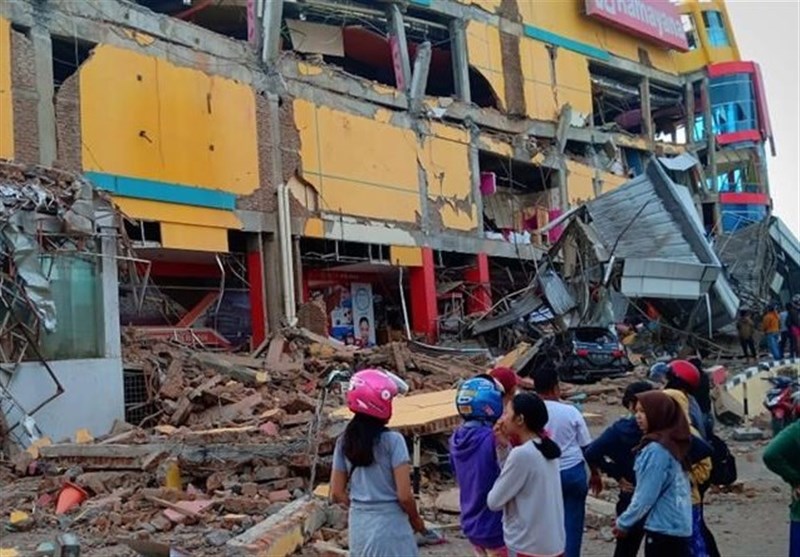At Least 384 Killed as Quake, Tsunami Hit Indonesia&apos;s Palu (+Video)