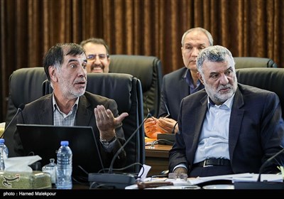 محمود حجتی وزیر جهاد کشاورزی و محمدرضا باهنر در جلسه مجمع تشخیص مصلحت نظام