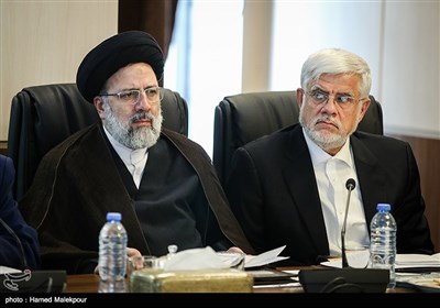 محمدرضا عارف و حجت‌الاسلام سیدابراهیم رئیسی در جلسه مجمع تشخیص مصلحت نظام