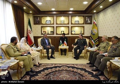 جنرل اکرام الحق کی ایرانی مسلح افواج کے بین الاقوامی کمانڈر سے ملاقات