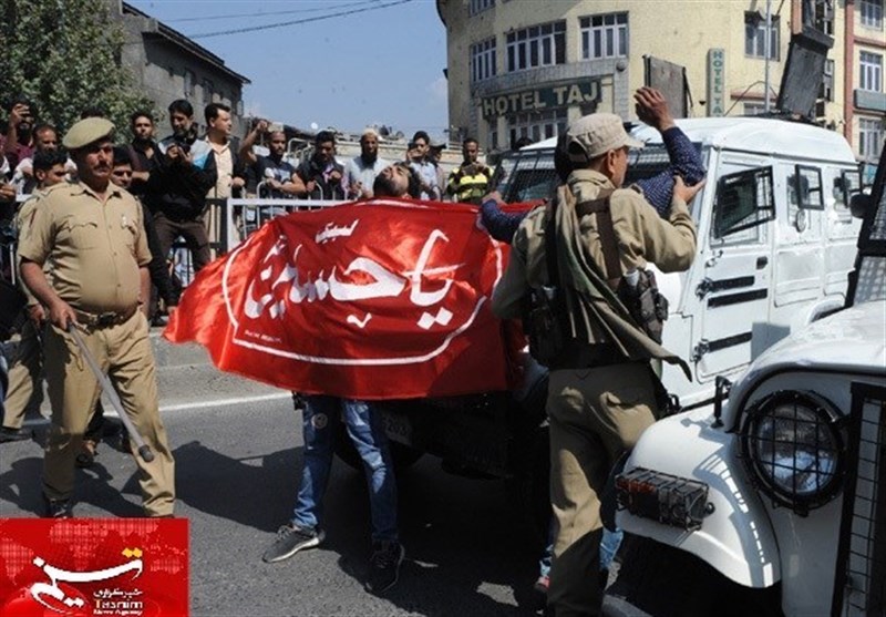 همگام با کشمیر تا روز سیاه- 2| حمله وحشیانه نظامیان هندی به عزاداران حسینی در کشمیر اشغالی+فیلم