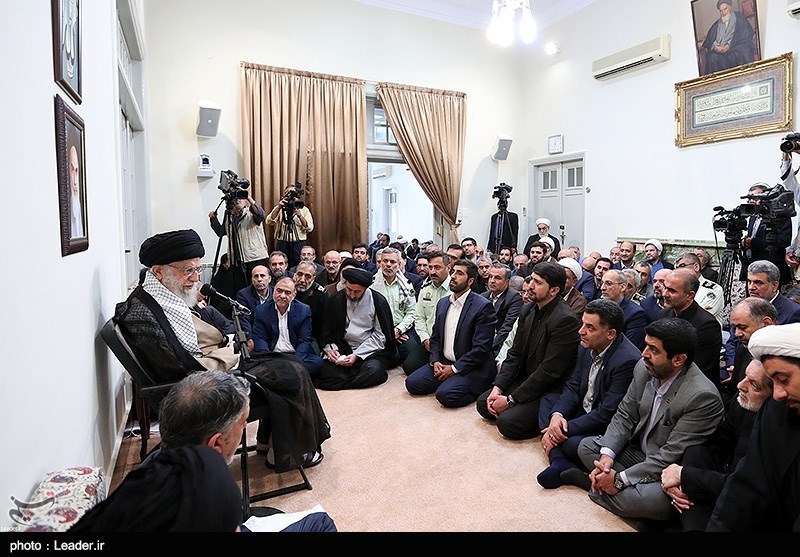 Ayatollah Khamenei Urges End to Destruction of Islamic Monuments in Mecca, Medina