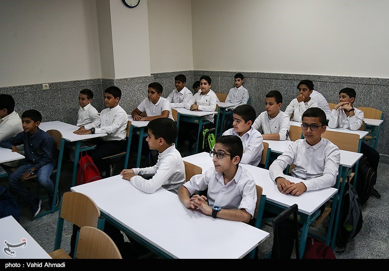 سرریز جمعیت تهران به گرمسار منجر به کمبود فضای آموزشی شده است