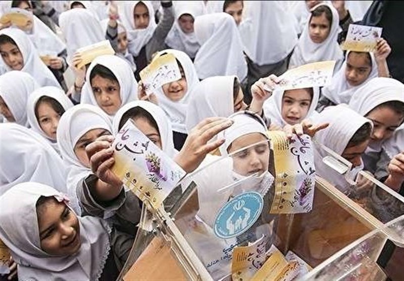 جشن عاطفه‌ها در 800 مدرسه استان بوشهر برگزار شد