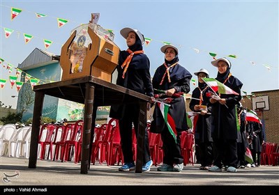 جشن عاطفه ها در مدرسه شایسته