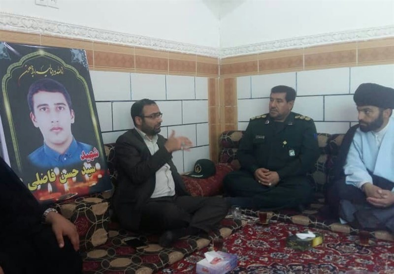 اهواز|دیدار جمعی از نیروهای مسلح و مسئولان شهری با خانواده شهید حادثه تروریستی اهواز+عکس