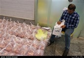 آماده سازی بسته های گوشت قربانی آستان قدس برای مناطق محروم