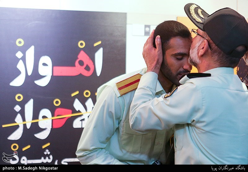 تجلیل از سربازان حاضر در حادثه تروریستی اهواز در حوزه هنری +عکس