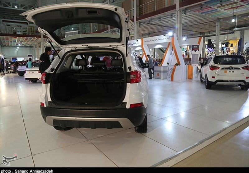 به صف شدن چهارچرخ‌های ایرانی در پانزدهمین نمایشگاه خودرو یزد