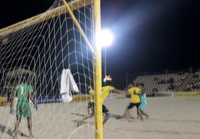 سرمربی تیم فوتبال ساحلی پارس جنوبی از عدم پخش زنده مسابقات از سیمای بوشهر انتقاد کرد