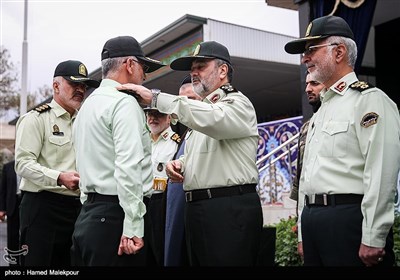 اعطای درجه به جمعی از فرماندهان نیروی انتظامی توسط سردار حسین اشتری فرمانده ناجا