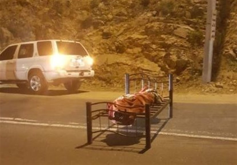 Chilling Moment Dead Body Tied to Bed on Saudi Road Caught on Camera (+Video)