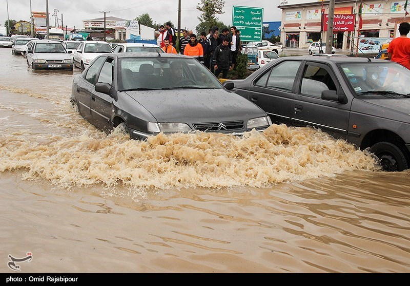 خوزستان|جاده هندیجان به دیلم محصور در سیلاب شدید/جاده کلیدور شمال به جنوب قطع شد