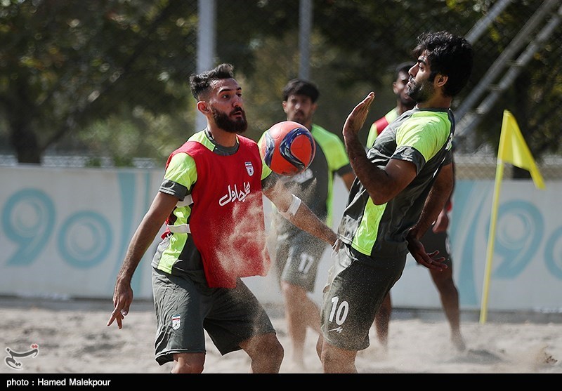 مسی فوتبال ساحلی ایران: امیدوارم رتبه نخست جهان را از چنگ برزیل خارج کنیم