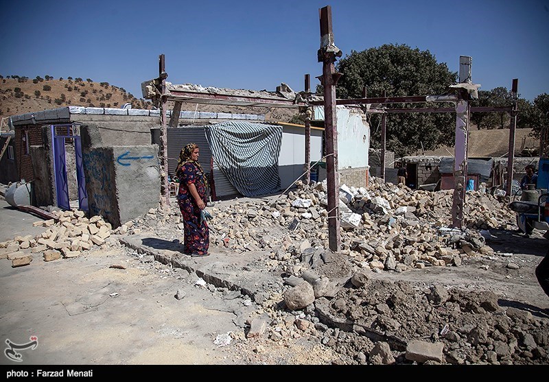 استقرار تیم‌های مددکاری و اورژانس اجتماعی در مناطق زلزله زده کرمانشاه