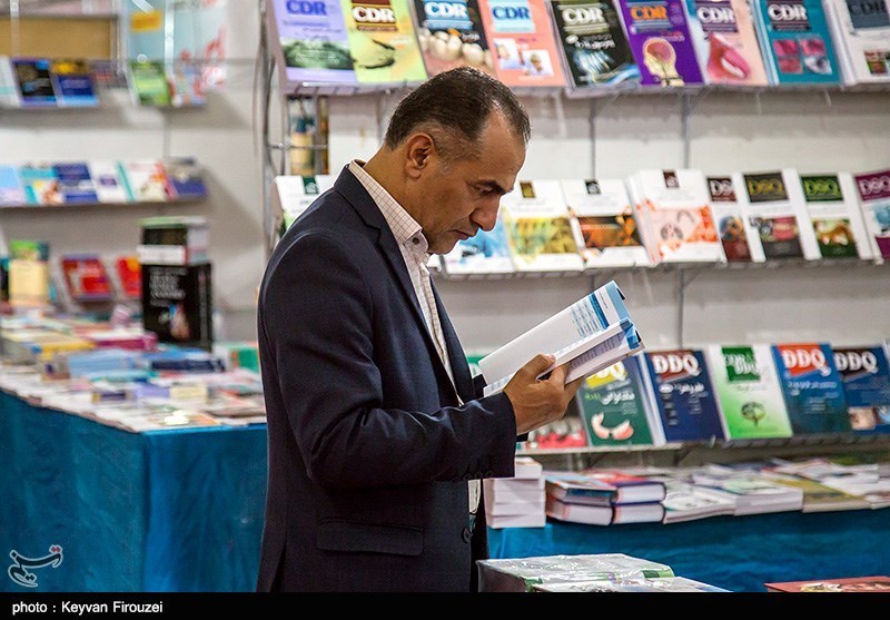 دومین نمایشگاه بزرگ کتاب ایران در تبریز گشایش یافت