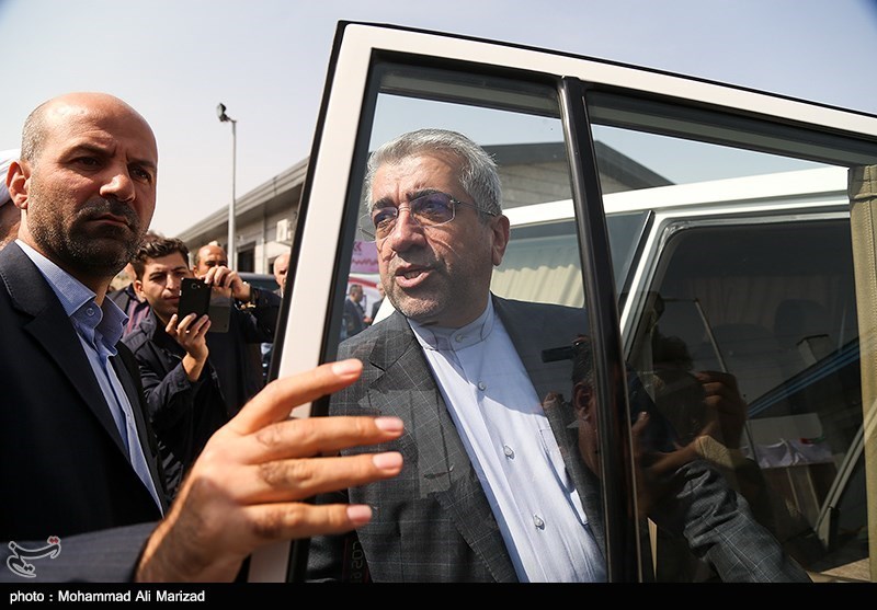 کرمان| وزیر نیرو از نیروگاه سیکل ترکیبی و پارک انرژی کهنوج بازدید کرد
