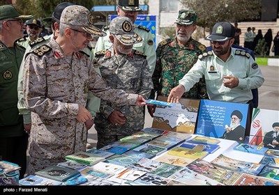 بازدید سرلشکر محمد‌ باقری از نمایشگاه نیروی انتظامی